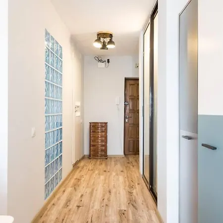 Apartment New Era Near Old Town
