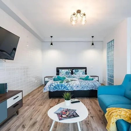 New Era Near Old Town * Бухарест