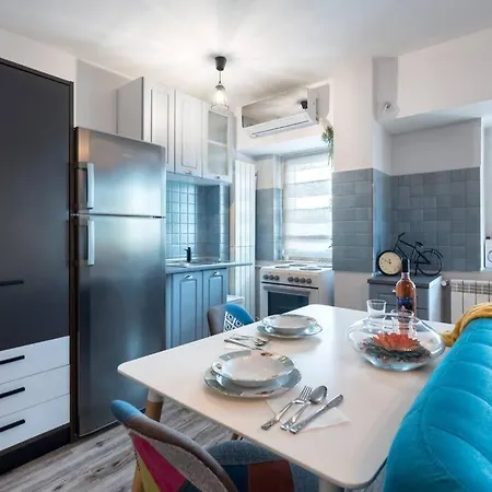 New Era Near Old Town * בוקרשט