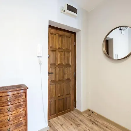 New Era Near Old Town * בוקרשט