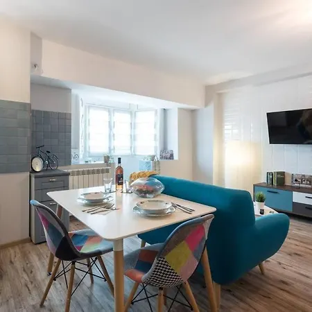 Apartment New Era Near Old Town