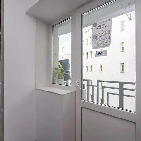 Apartment New Era Near Old Town *