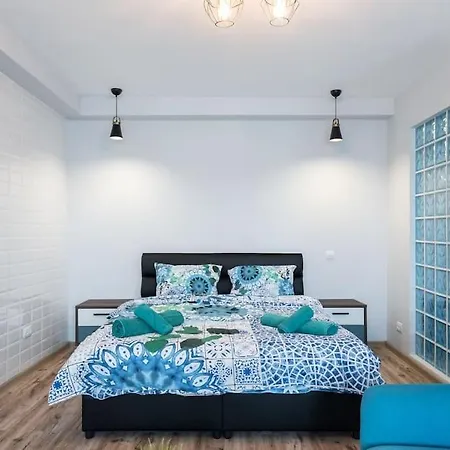 Apartment New Era Near Old Town *