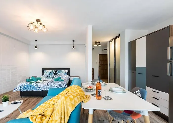 Apartment New Era Near Old Town
